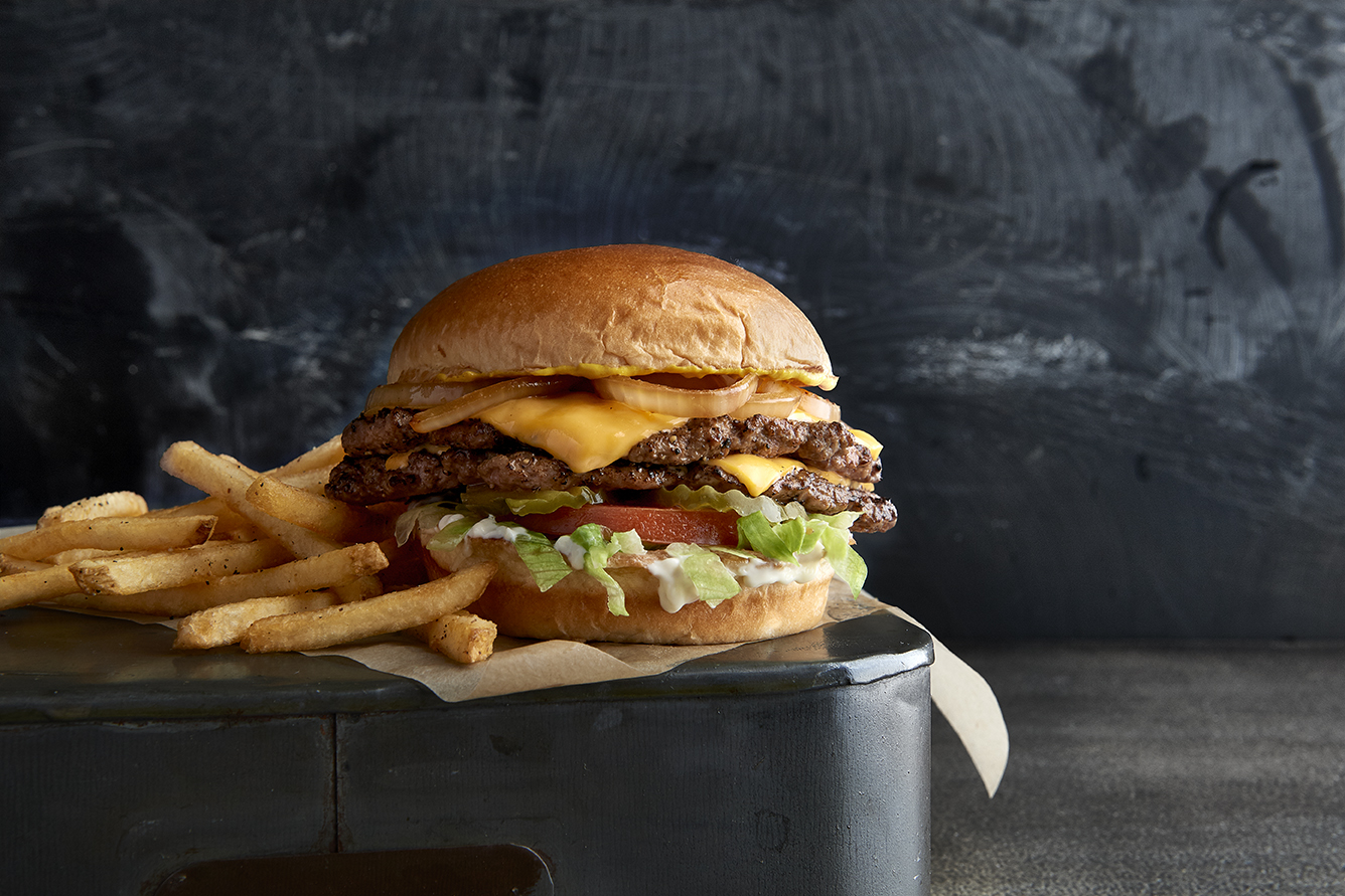 Buffalo Wild Wings Introduces New All-American Cheeseburger